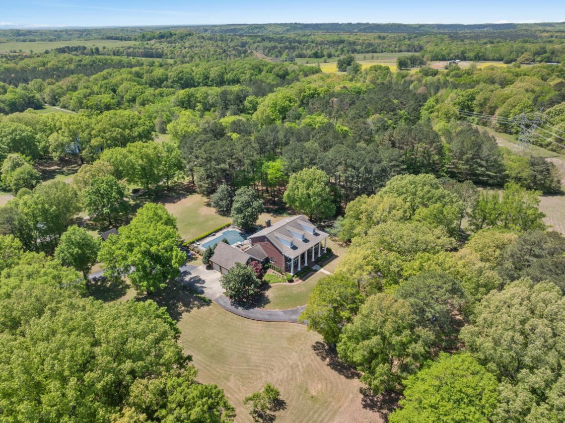 Timeless Southern Estate on 102 acres - photo 1