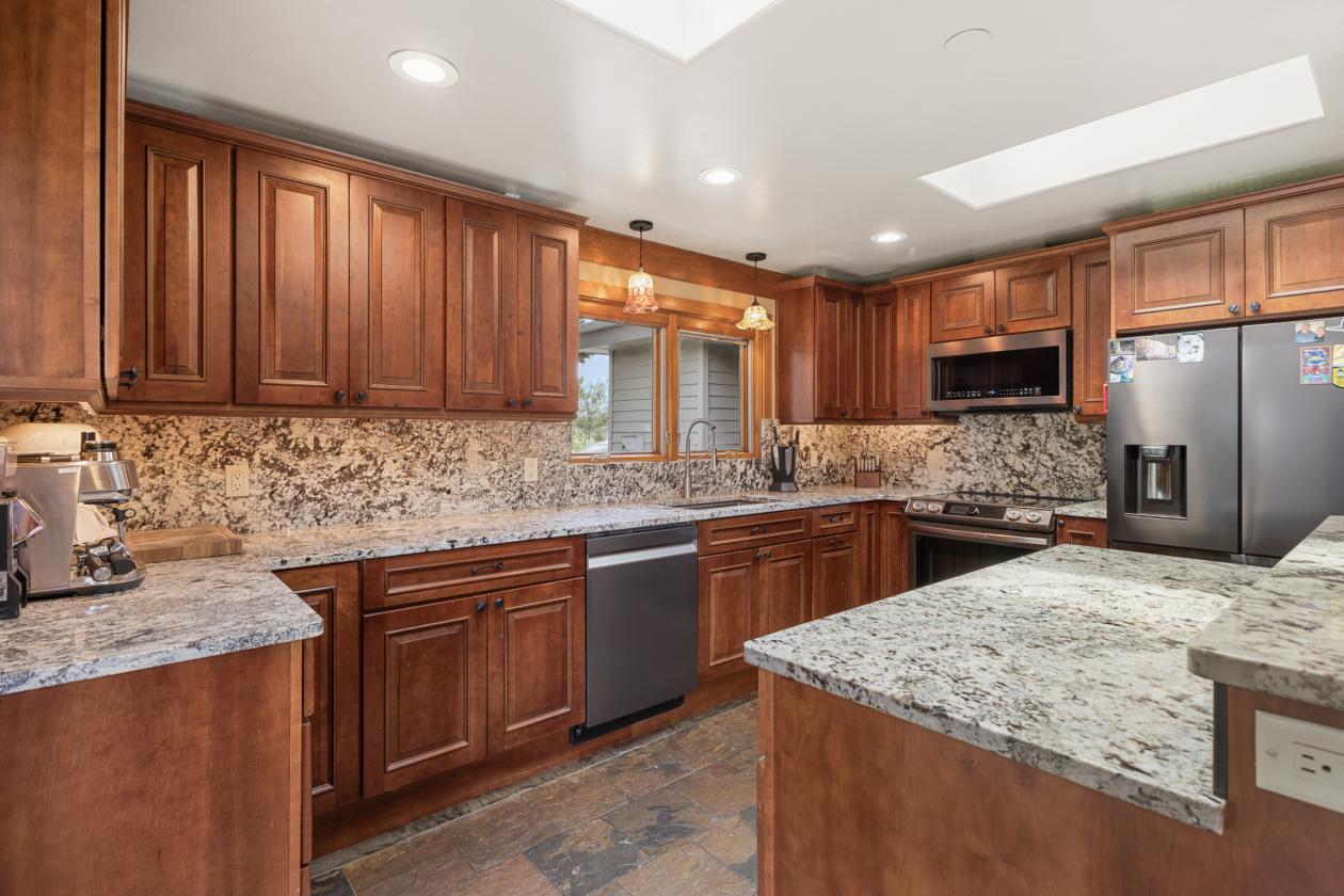 Lakeview Equestrian Estate w/ Shop & Barn - photo 12