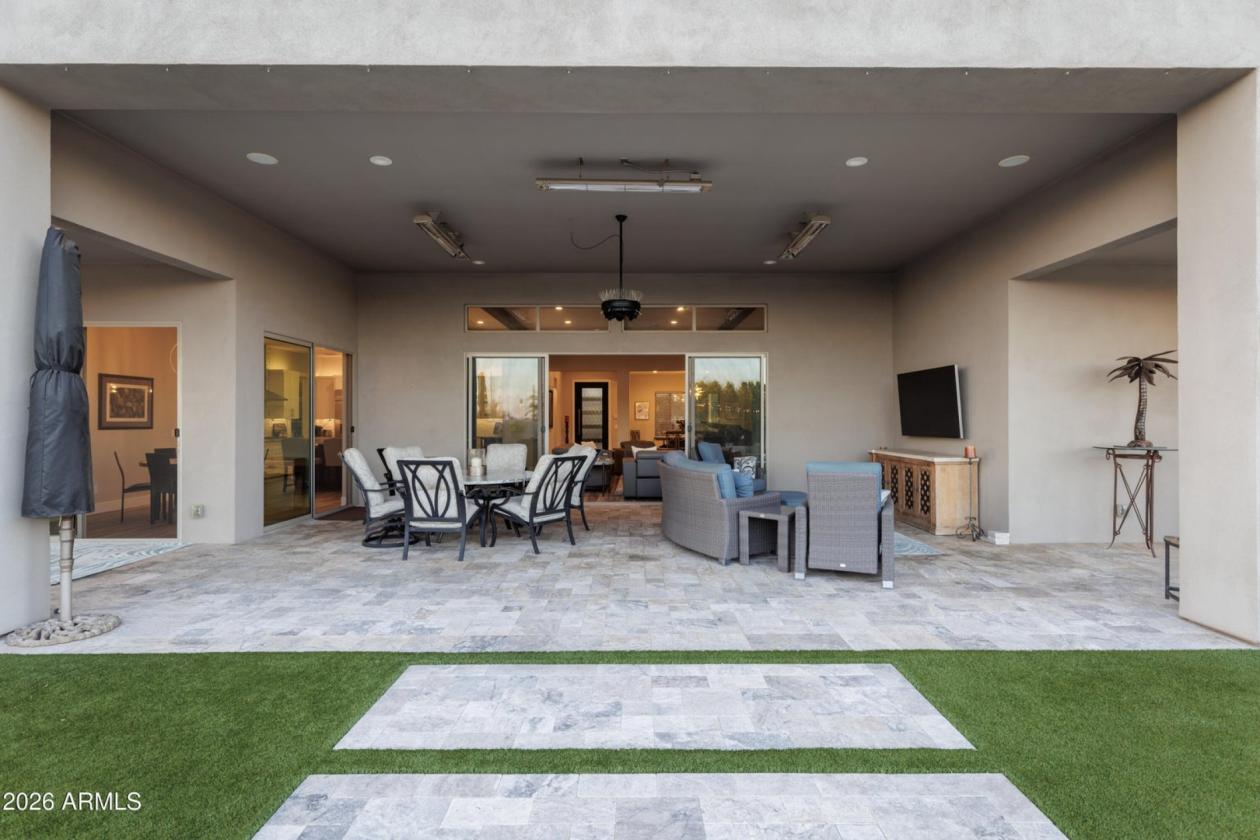 Ultimate luxury and equestrian freedom on 4 acres - photo 5