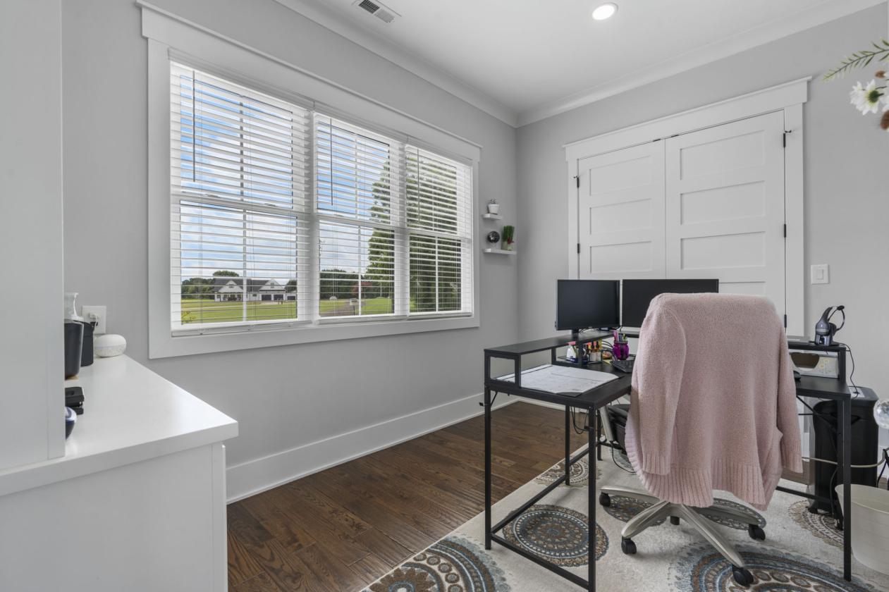 Modern Farmhouse on 18.9 acres with new venue - photo 19