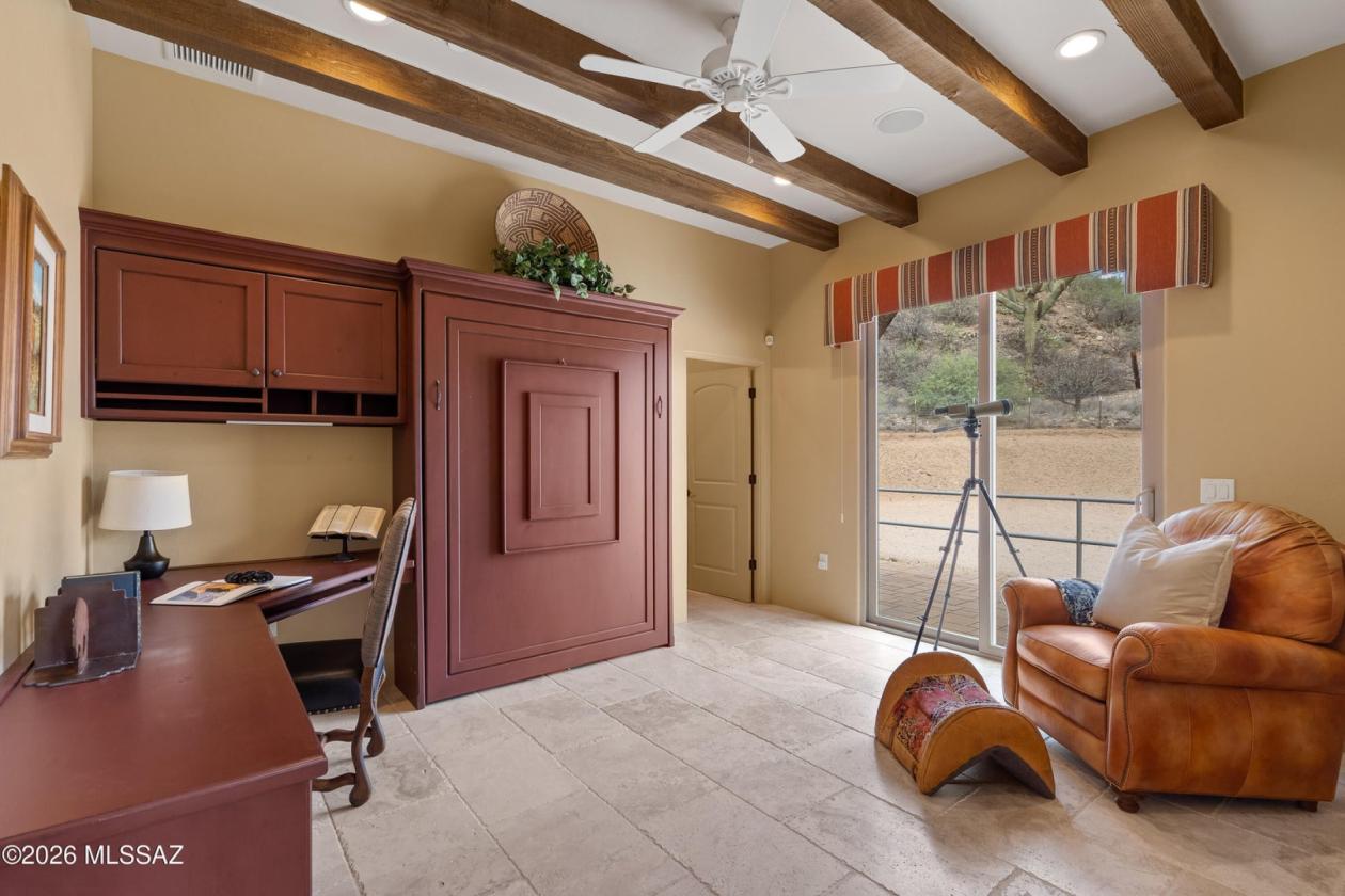 Private Ranch Estate with Stables - photo 18