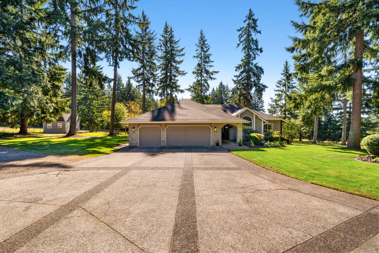 Horse Property for sale.