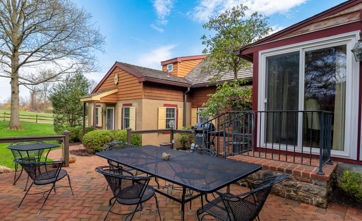Timeless Colonial Charm - photo 5