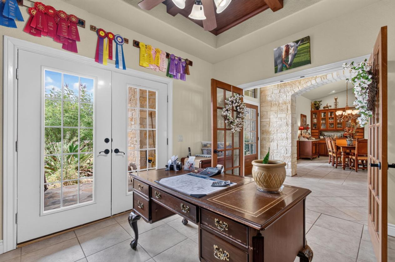 Comal County Equestrian Home - photo 9