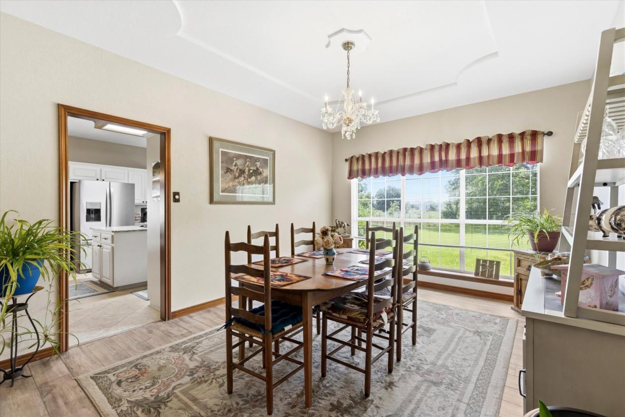 Luxury equestrian estate with a covered arena - photo 12