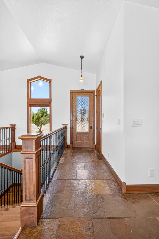Masterfully crafted equestrian estate for sale. - photo 3