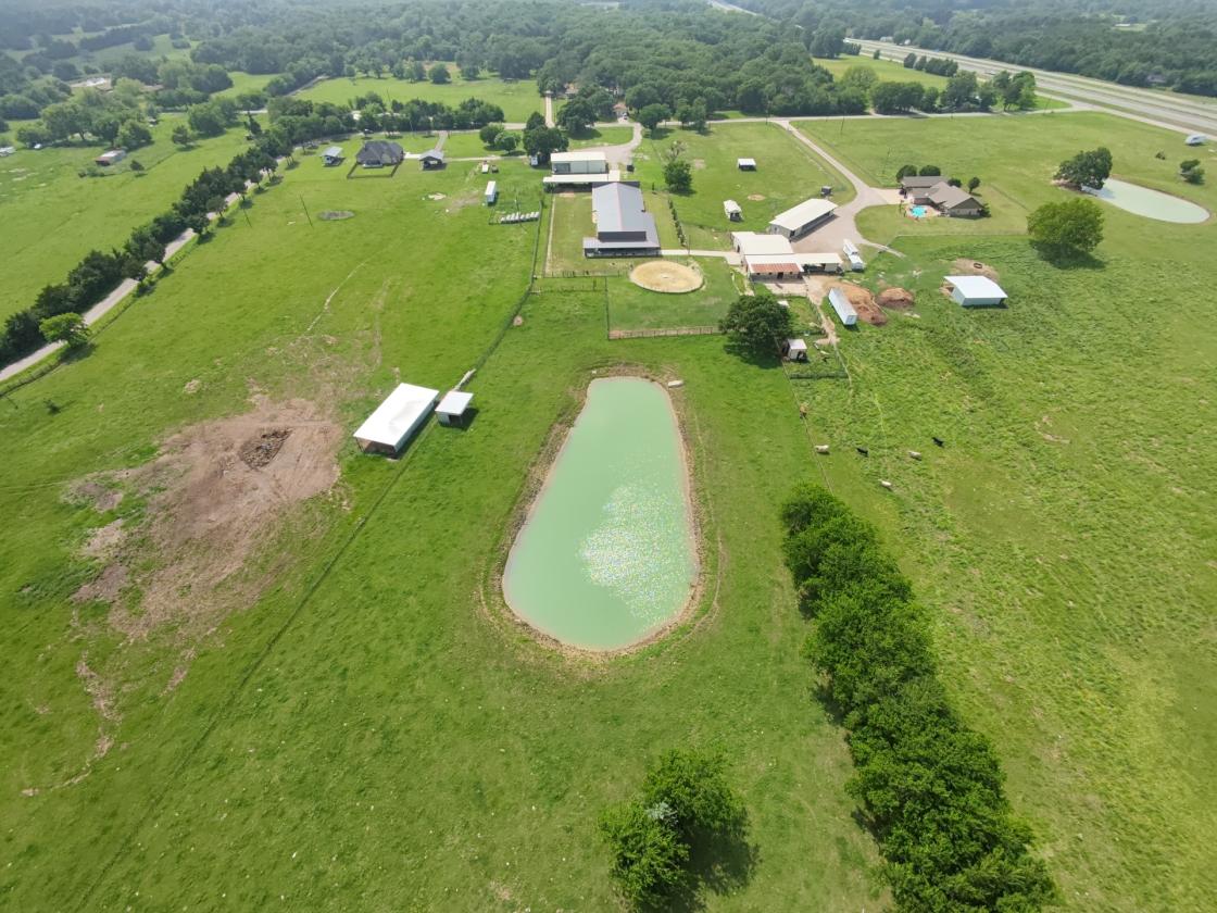 64 ACRE EQUASTRIAN RANCH WITH ARENA IN EAST TEXAS - photo 5