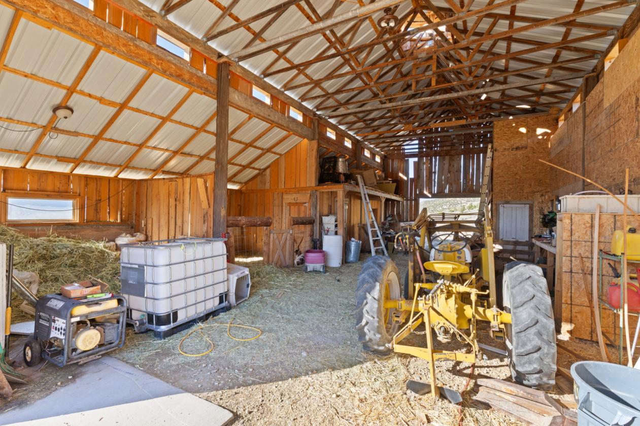 Self-Sufficient Luxury 10-Acre Turnkey Homestead - photo 20
