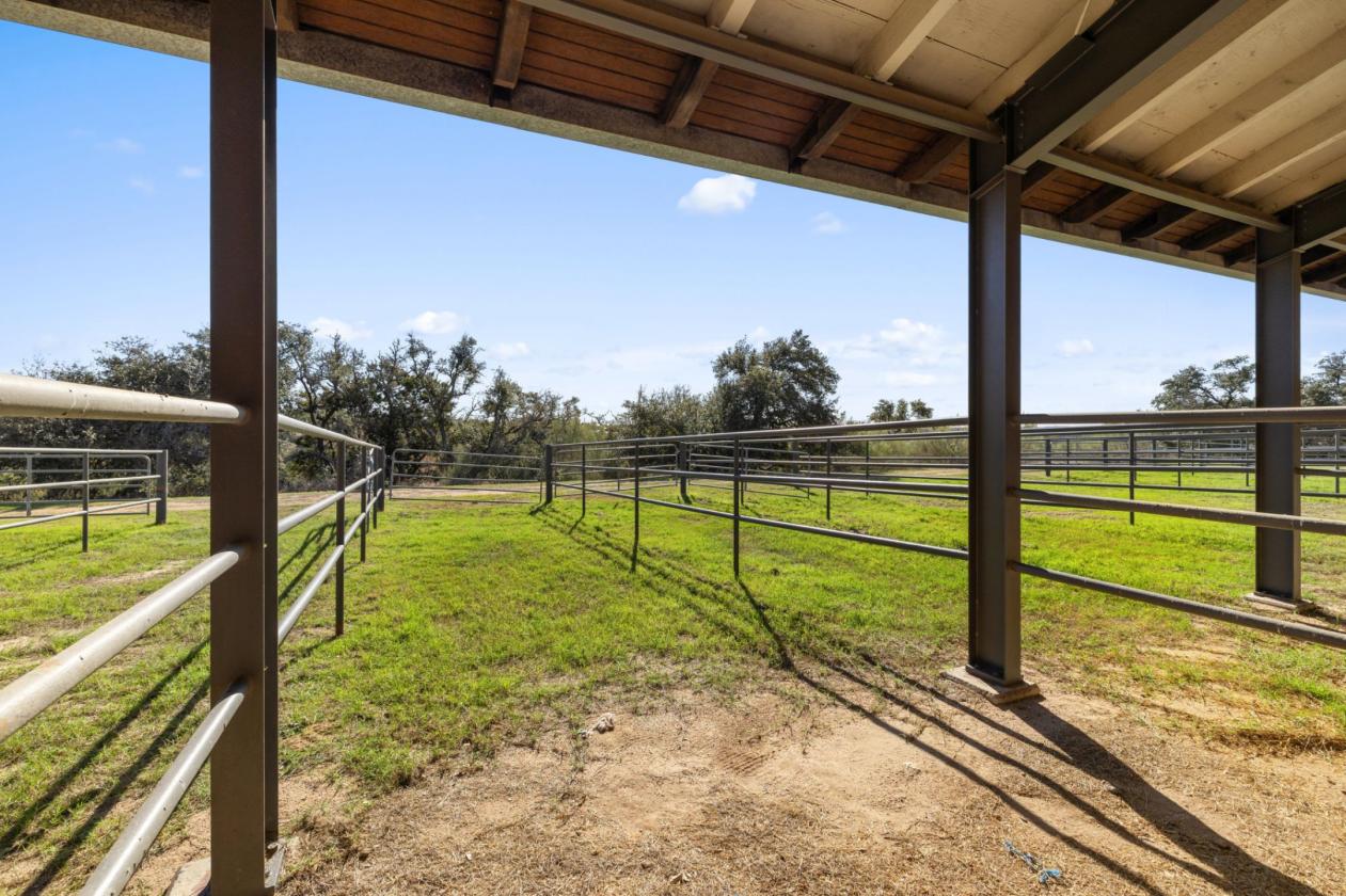 43± AC with Equestrian Barn in Preservation Ranch - photo 20