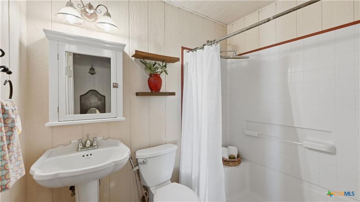 White Rock Ranch Home with 4 Stalls - photo 22