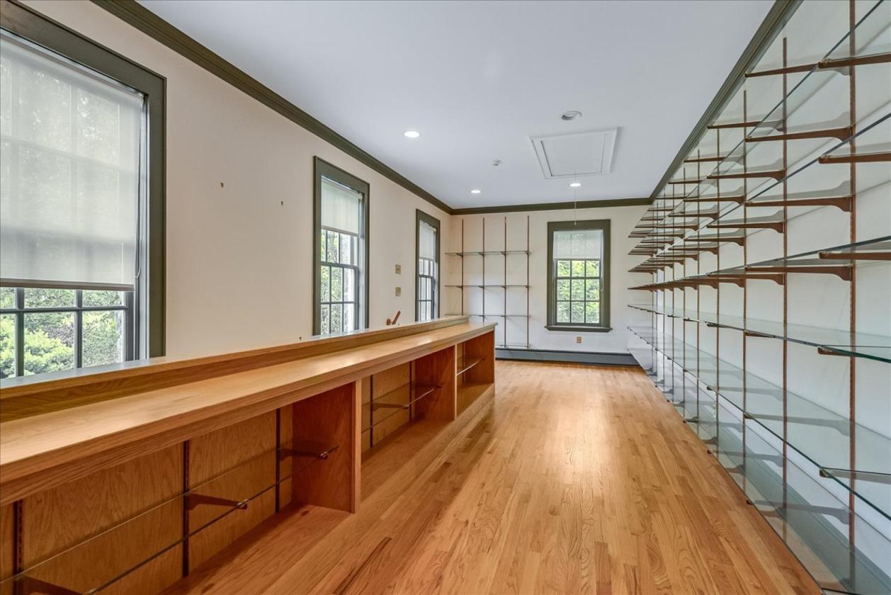 40 Acre Luxury Estate with multiple outbuildings - photo 23