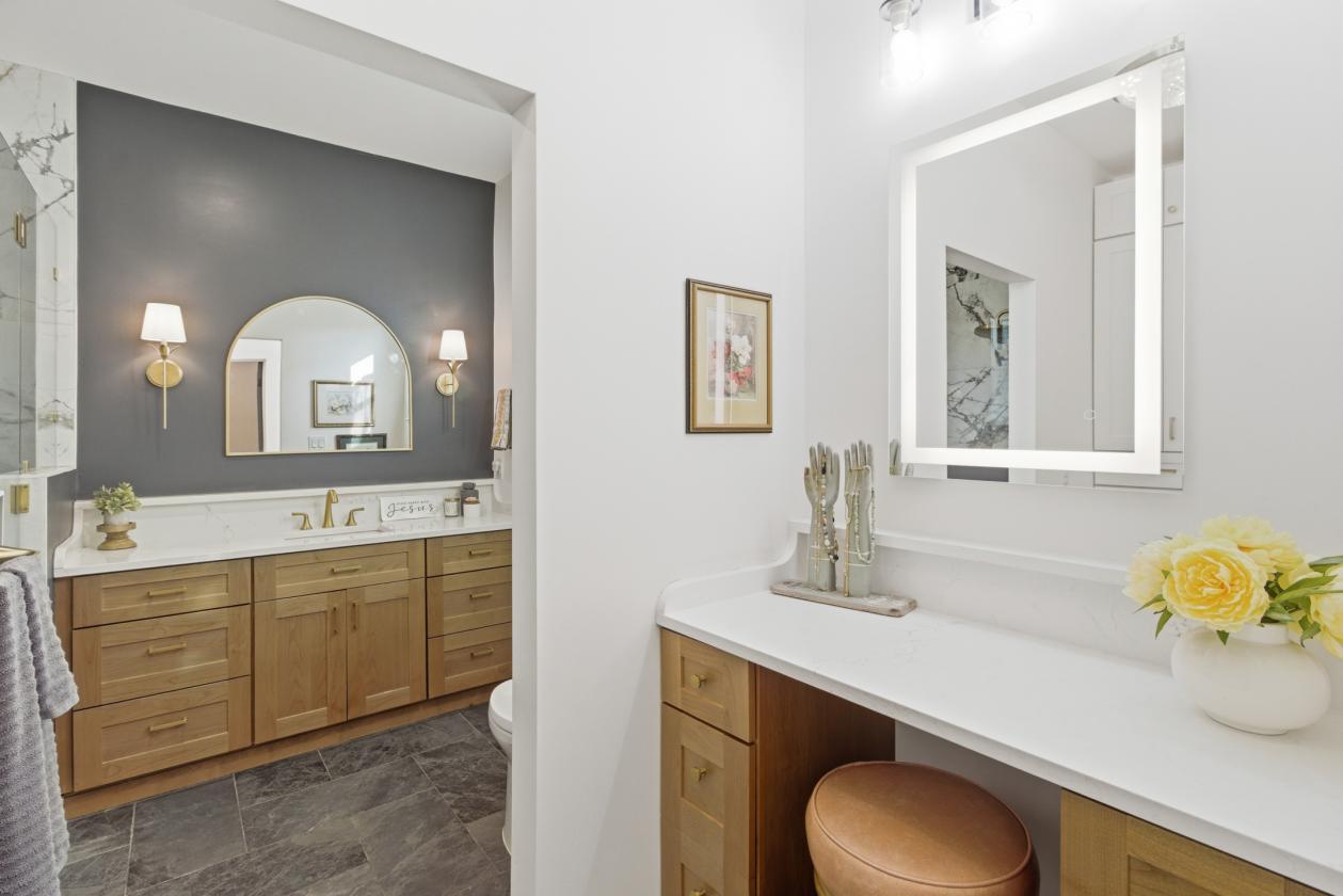 Luxury Hill Country Farmhouse | 10 Acres - photo 11
