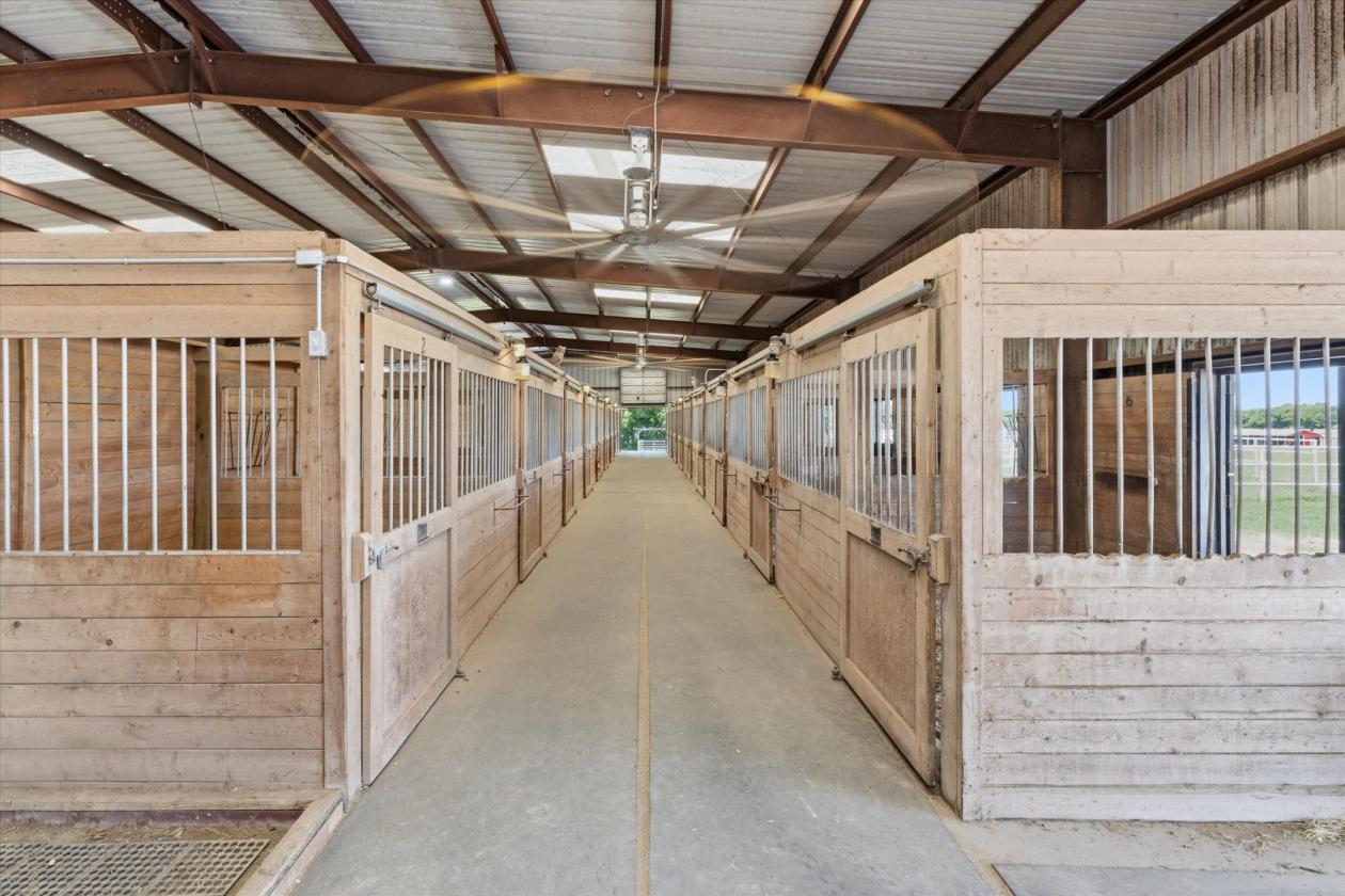 AMAZING HORSE PROPERTY 44+ ACRES - photo 19
