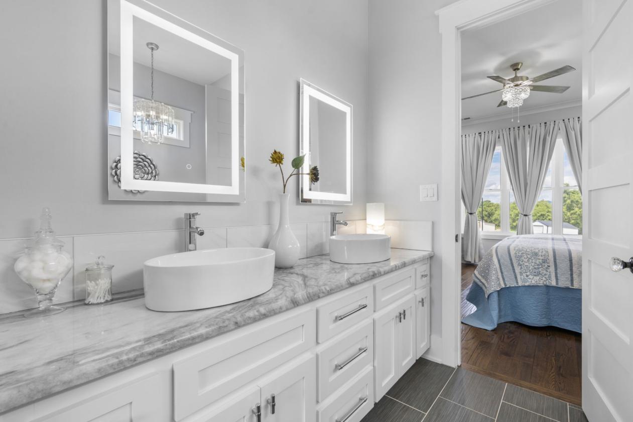 Modern Farmhouse on 18.9 acres with new venue - photo 17