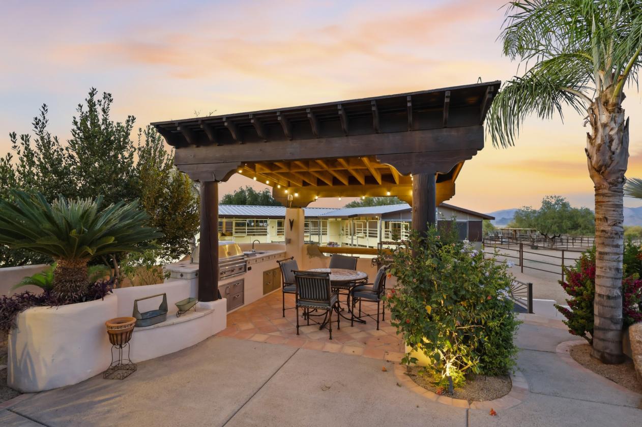 Refined Equestrian Estate - photo 23