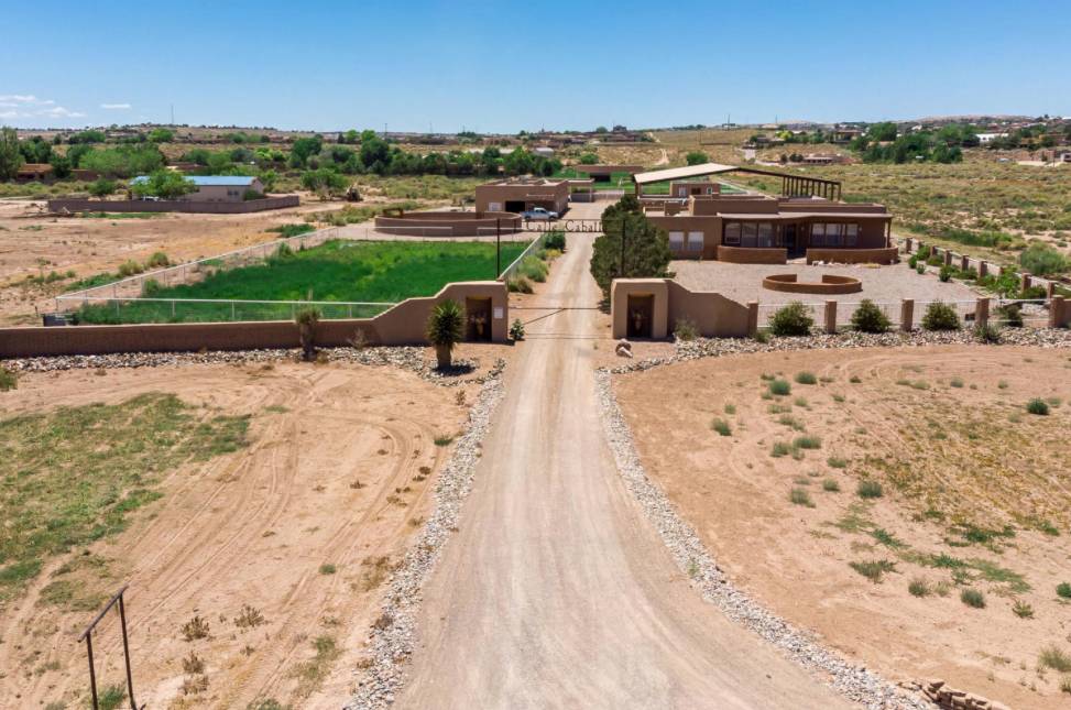 Horse property with casita and views Corrales, Sandoval County, New Mexico