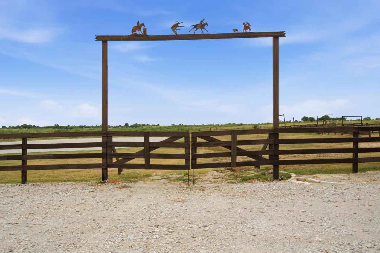 Beautiful Horse Property in Denton County - photo 21
