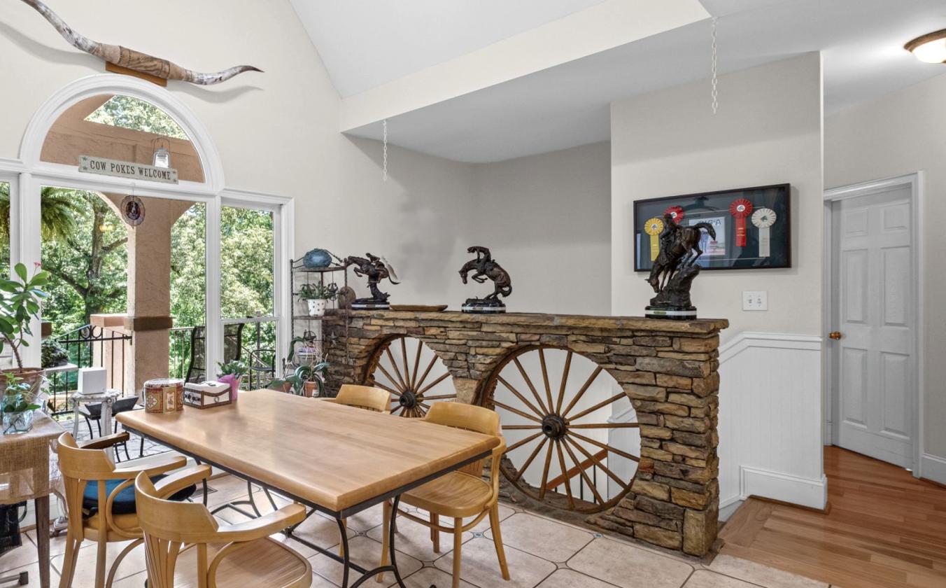 Country Estate, Minutes from Downtown - photo 28