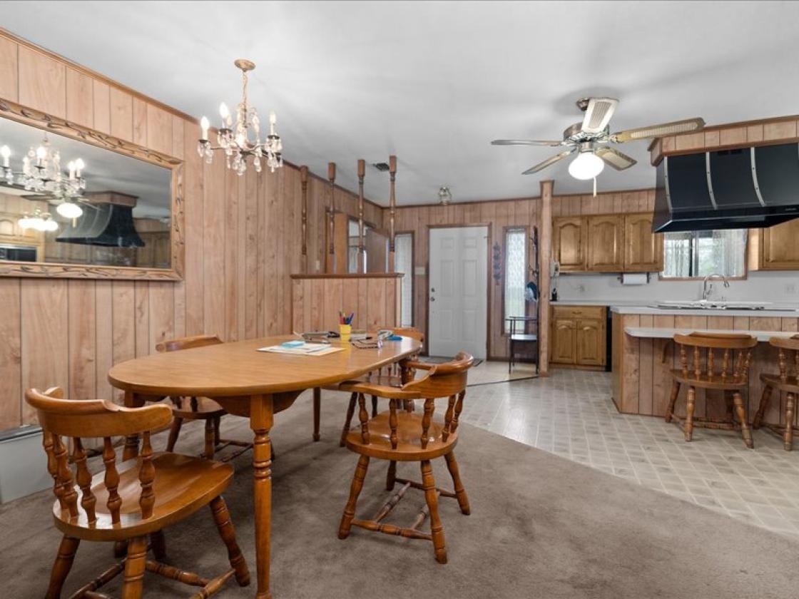 Horse property with breathtaking views - photo 5