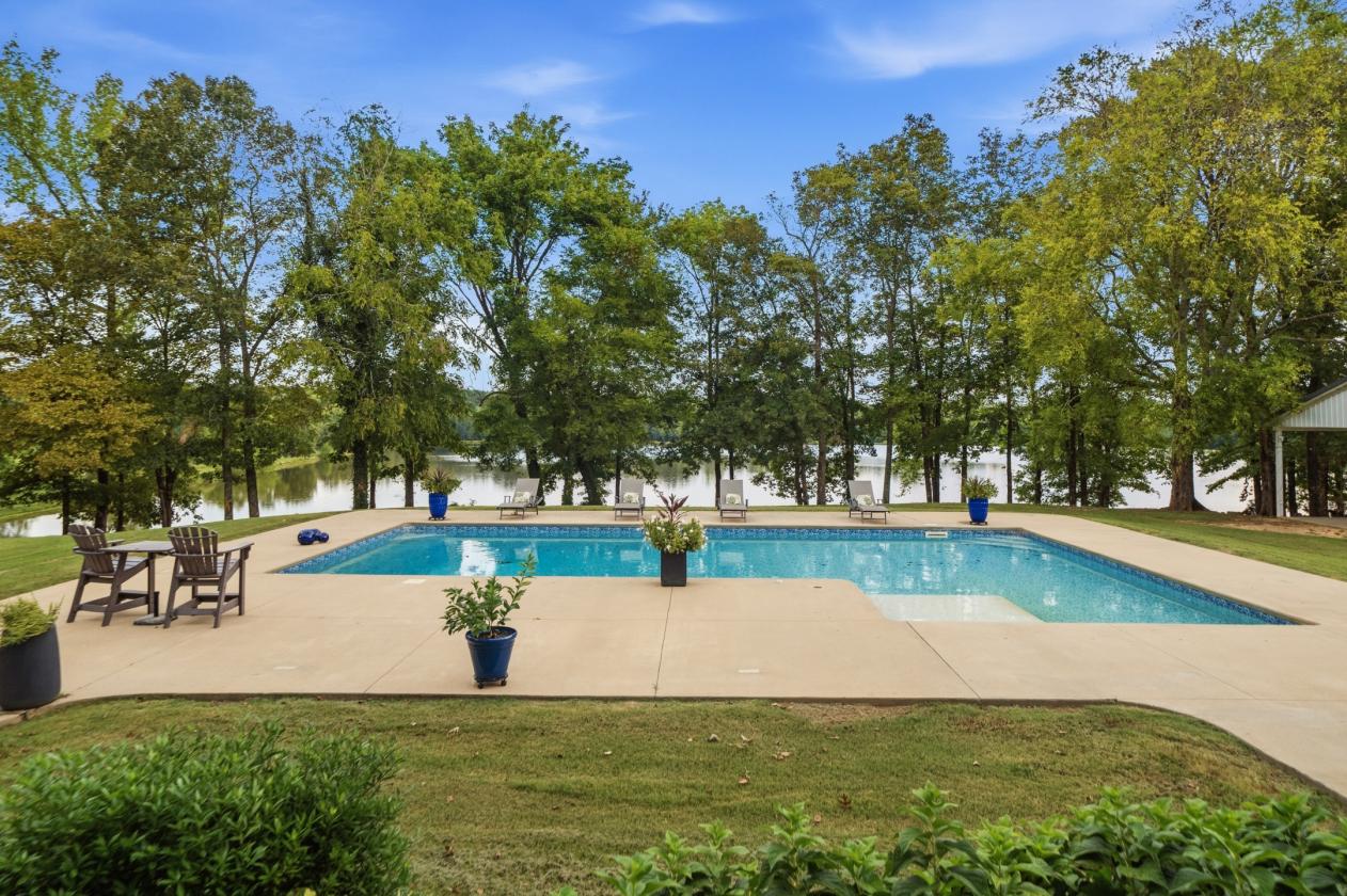 Rare Arkansas Estate with equestrian stalls - photo 3