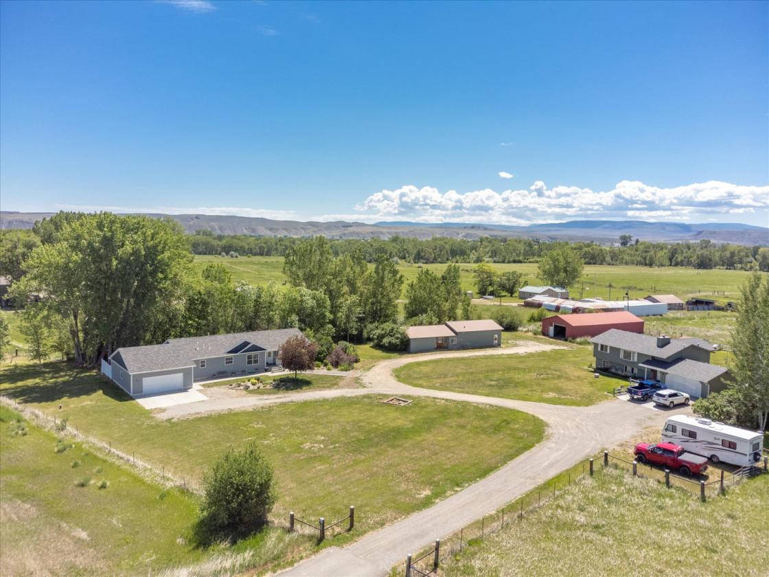 MULTI-GENERATIONAL horse property - photo 2