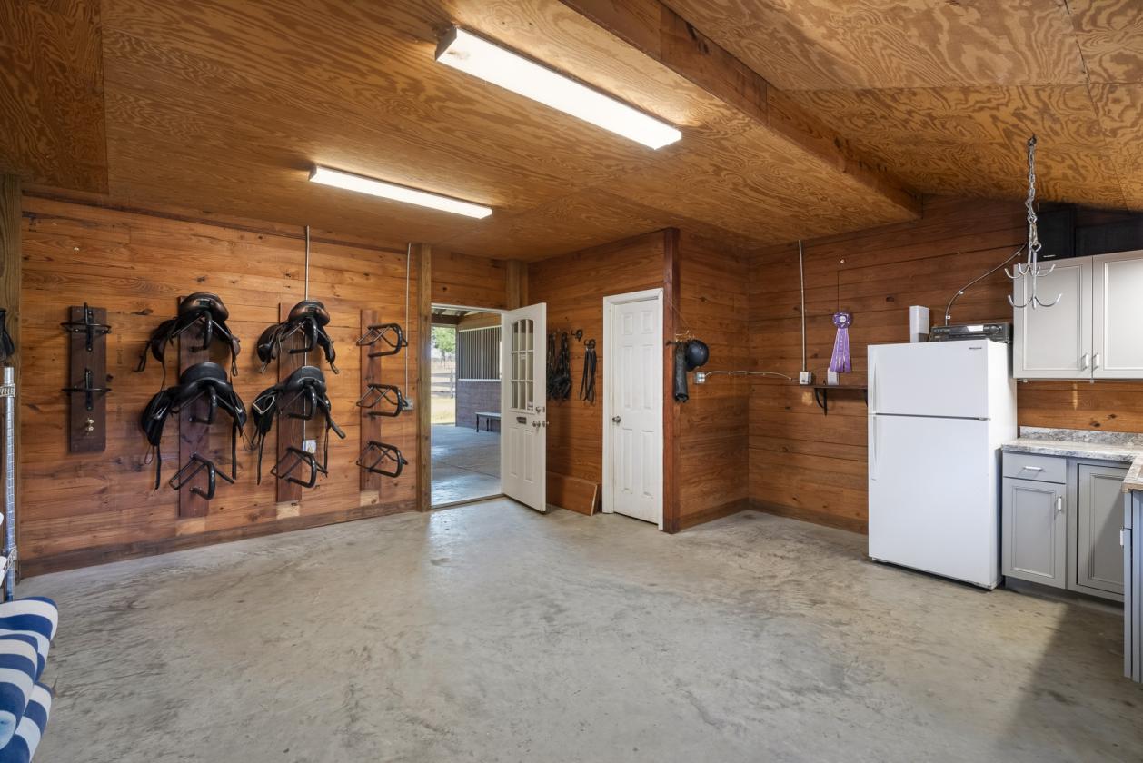 Oak Haven Farm - 302 Equestrian Corridor - photo 18