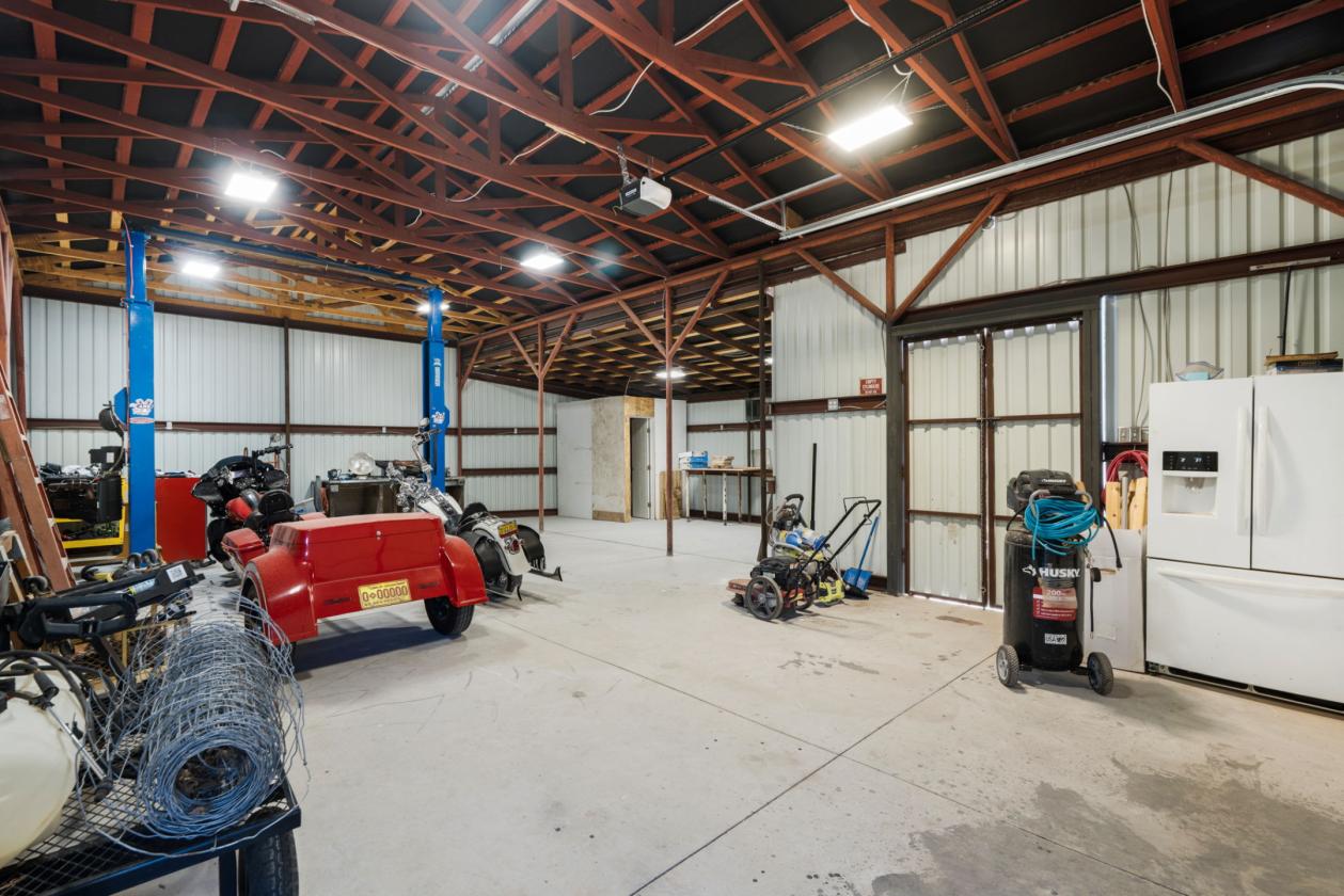 Refined Rural Living with Equestrian Facilities - photo 21