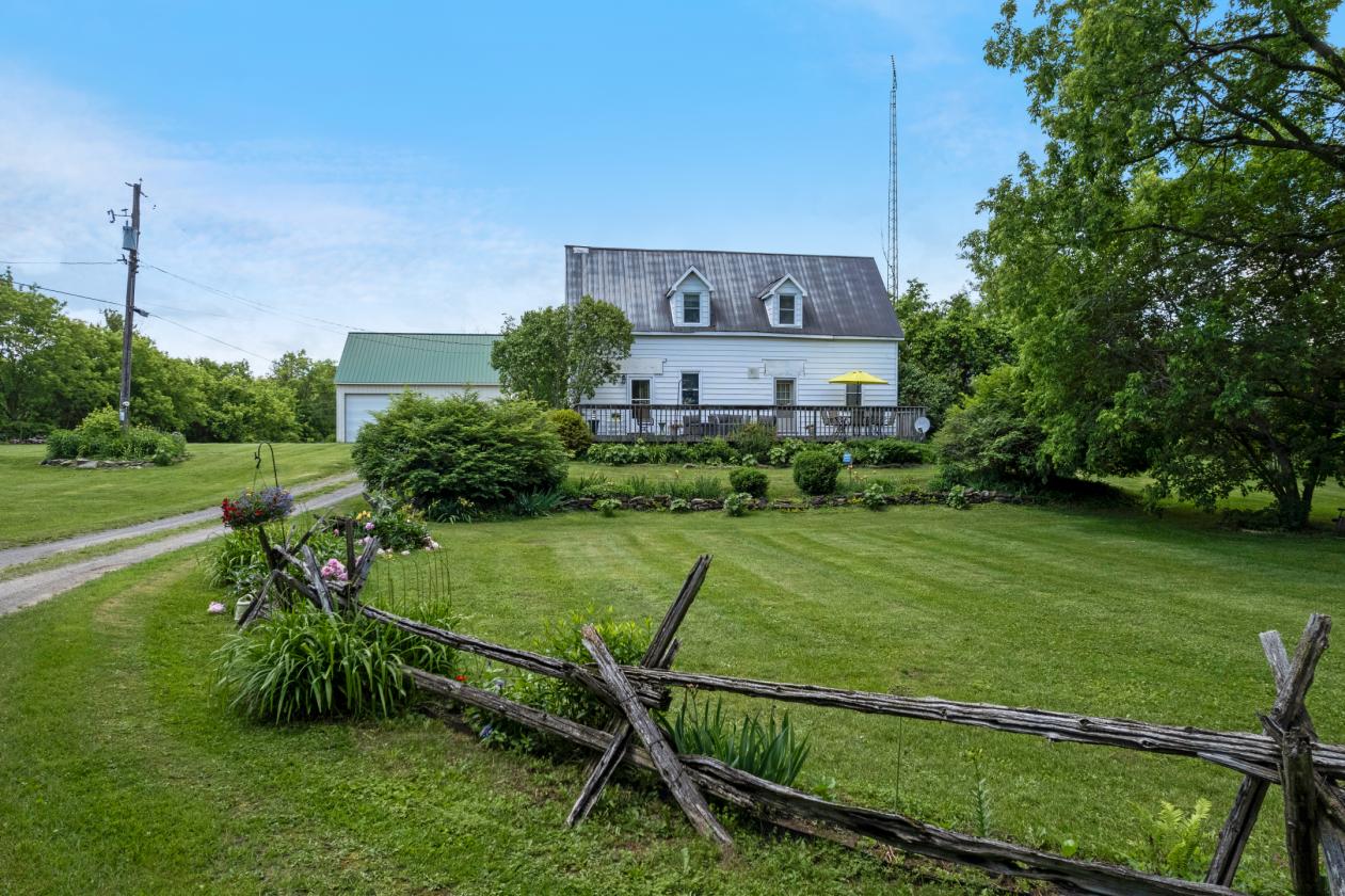 LUXURIOUS 195 ACRE EQUESTRIAN ESTATE - photo 28