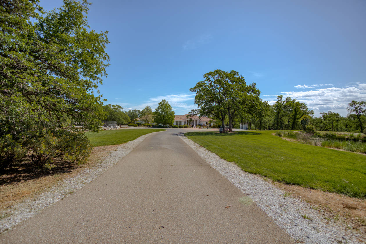 Luxury Equestrian Estate with Covered Arena Palo Cedro, Shasta County