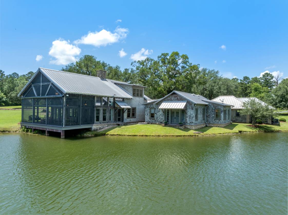 Horse Property for sale.