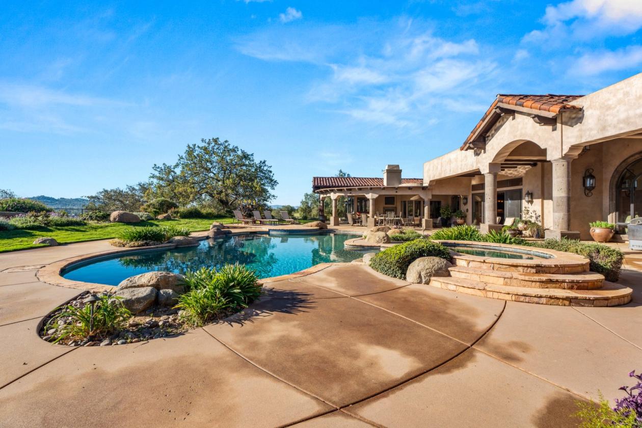 Luxury Equestrian Estate, Resort home, 352 Acres - photo 22