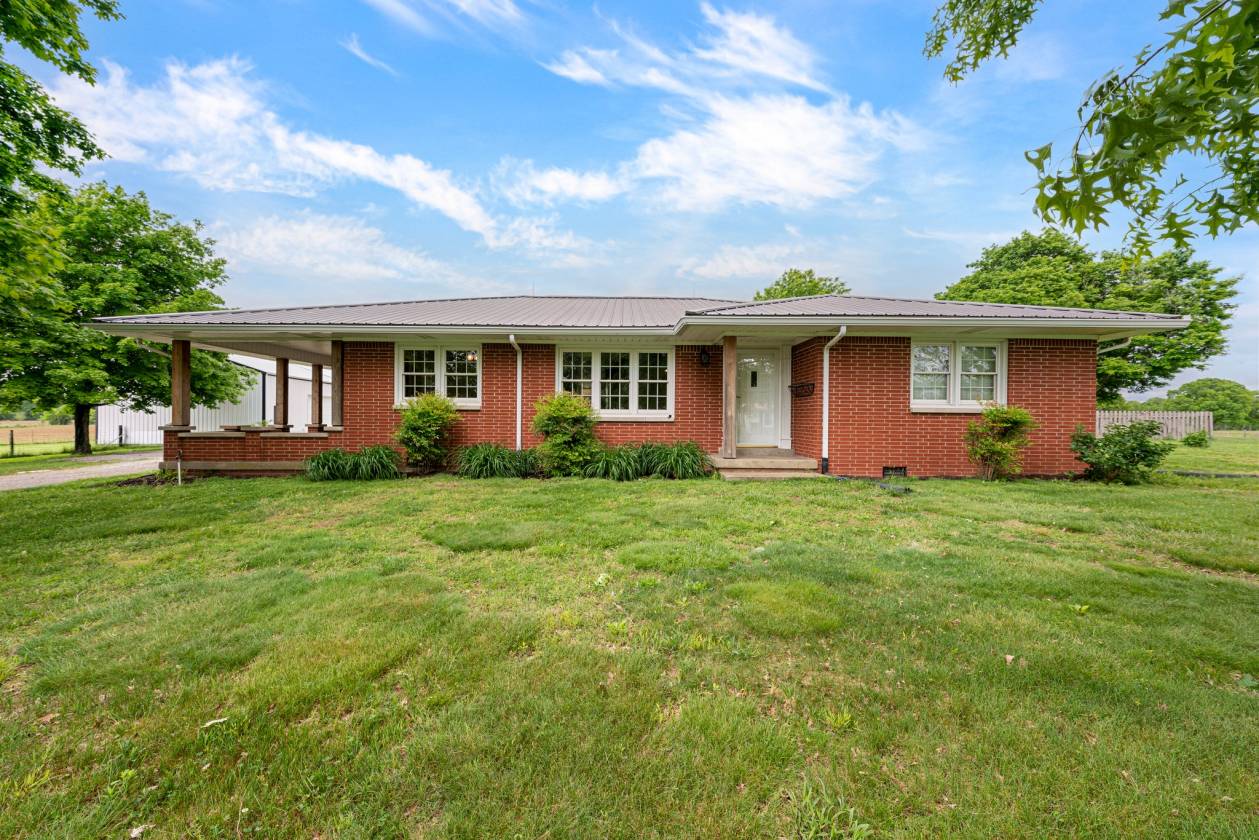 Horse Property for sale.