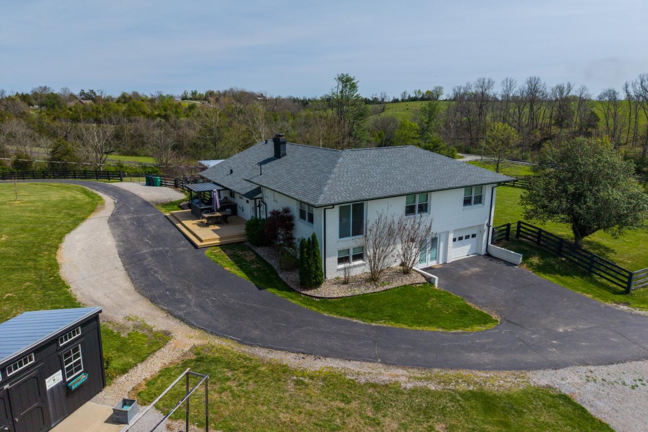 Full Remodeled Home w/6.6 Acres, 1 Mi from Bypass - photo 24