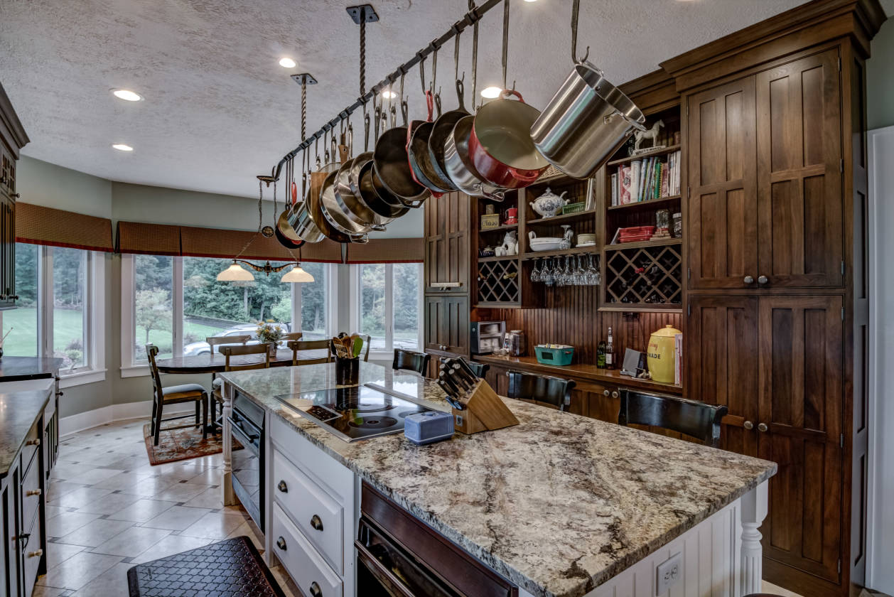 PRICE REDUCED!Luxury, ONEOFAKIND, estate!! 28+ acres on Beautiful