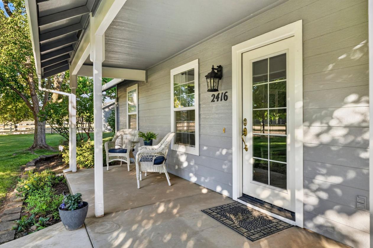 5 acre dream horse property and home! - photo 4