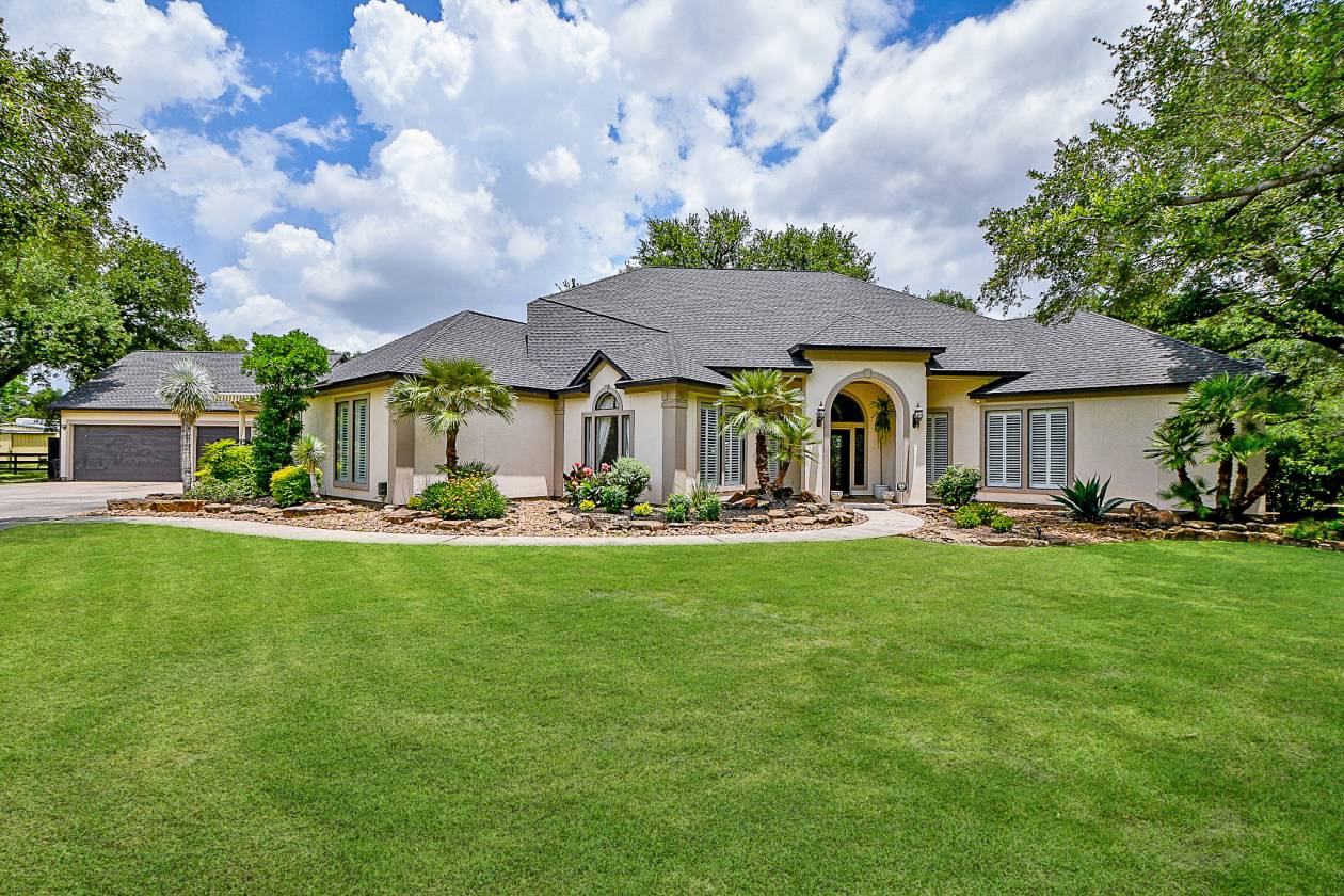 Horse Property for sale.