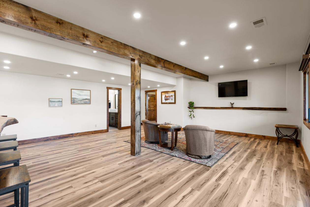 A Luxurious Equestrian Mountain View Estate! - photo 15