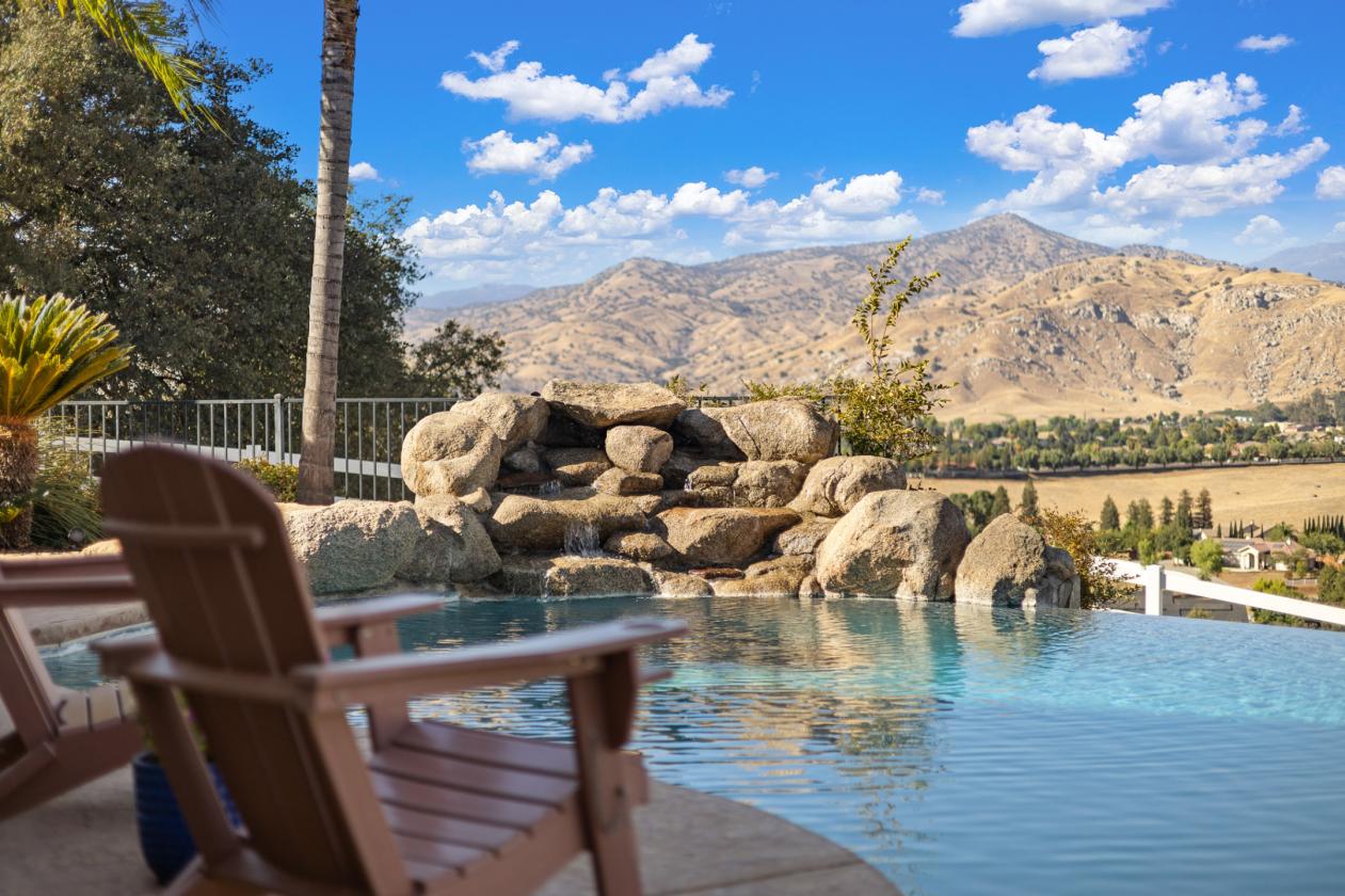 Horse property with gorgeous views! - photo 10