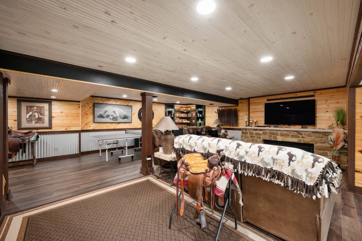 Extraordinary 30+ acre estate with log cabin home - photo 18