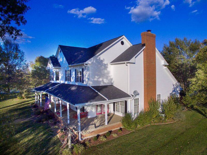 Kentucky Horse Farm with Country Estate Bardstown, Nelson County