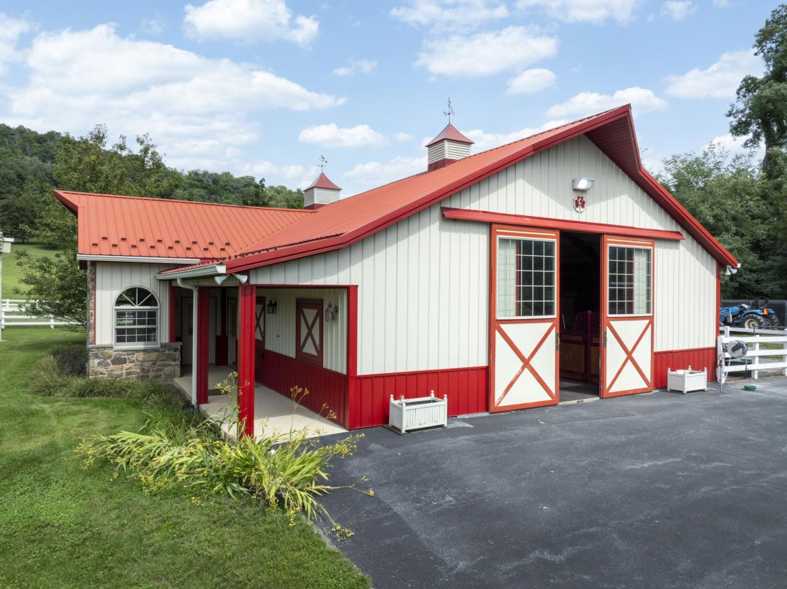 Exceptional Equestrian Estate on 134+ Acres - photo 3