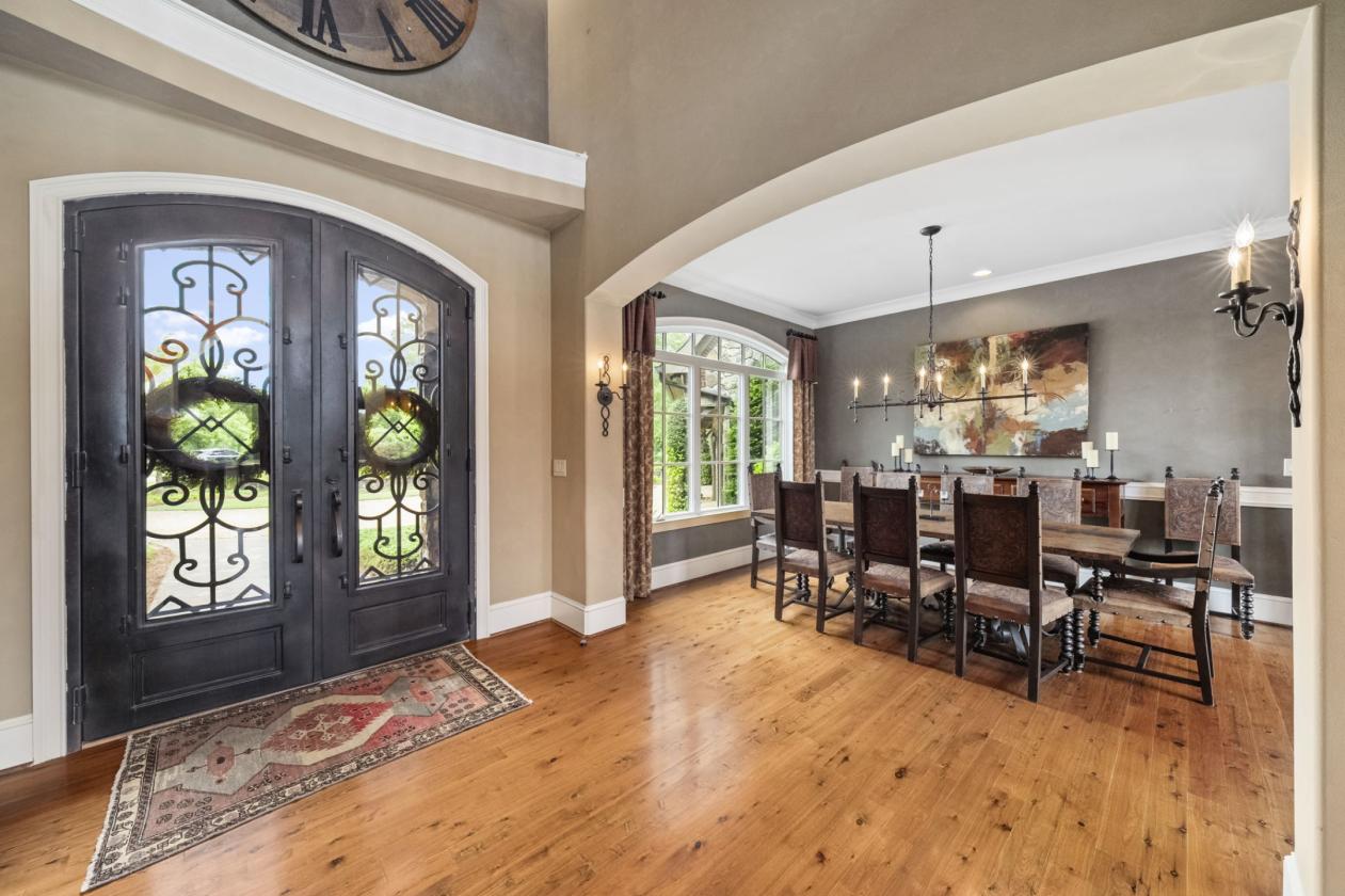 Luxury Estate on 2022 Acres with Helicopter Hangar - photo 7