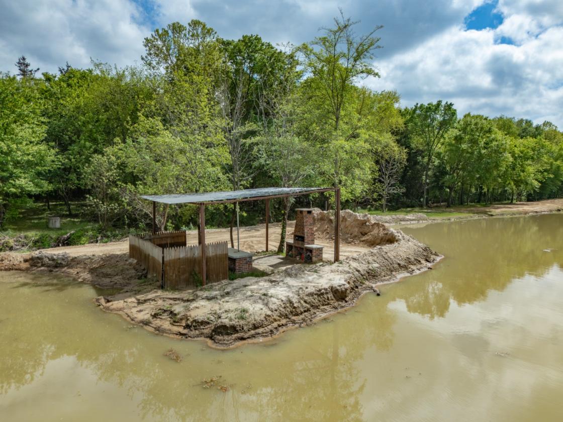 8 Acres on 2 parcels with shop and room for horses - photo 8