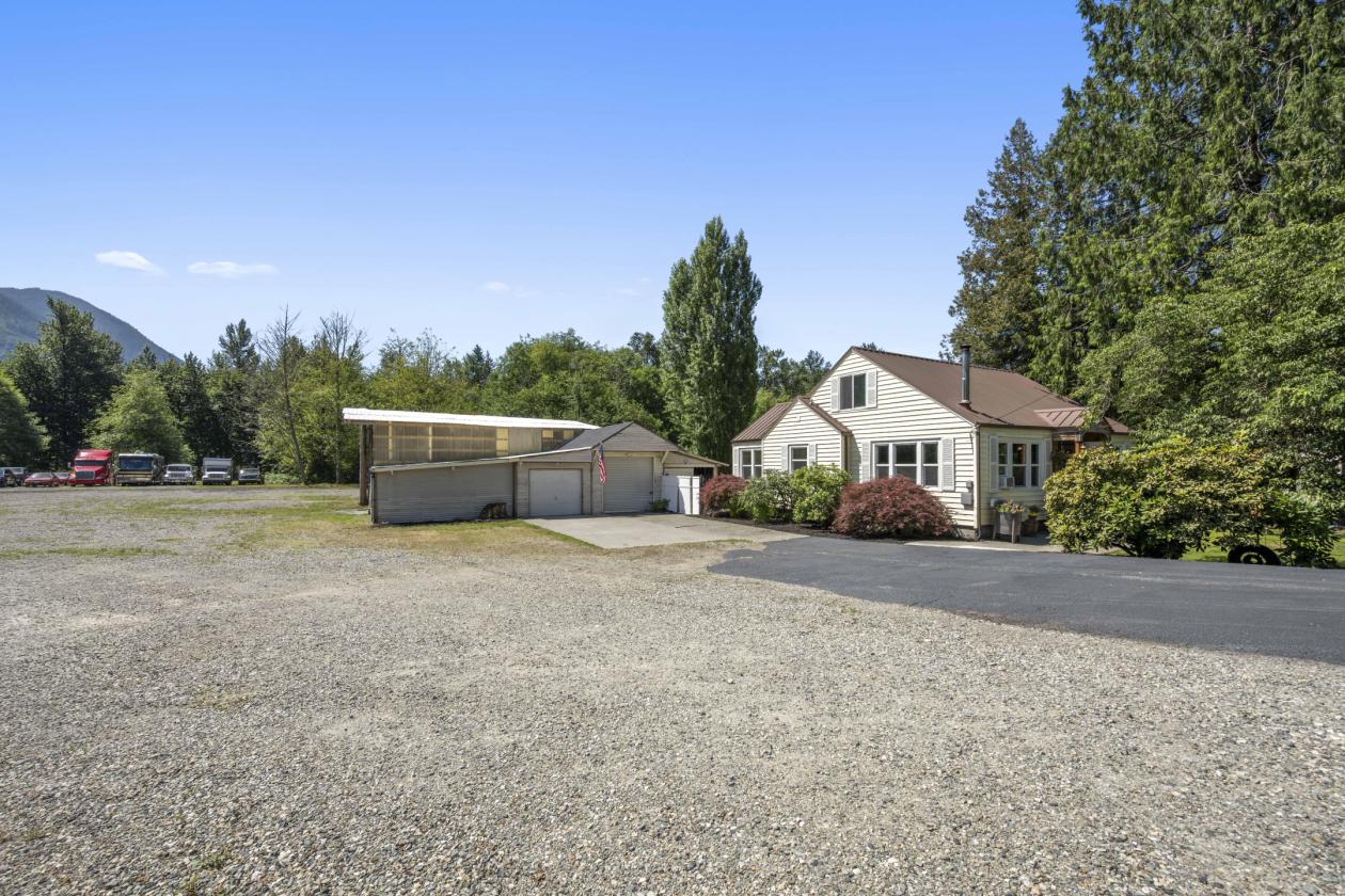 Updated Farmhouse Equestrian Estate - photo 18