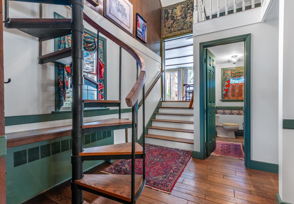 Timeless Colonial Charm - photo 24