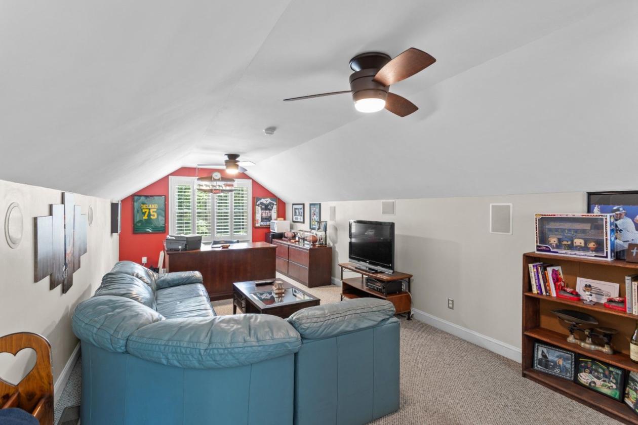 11.5+ acre Horse Farm Captures the American Dream - photo 14