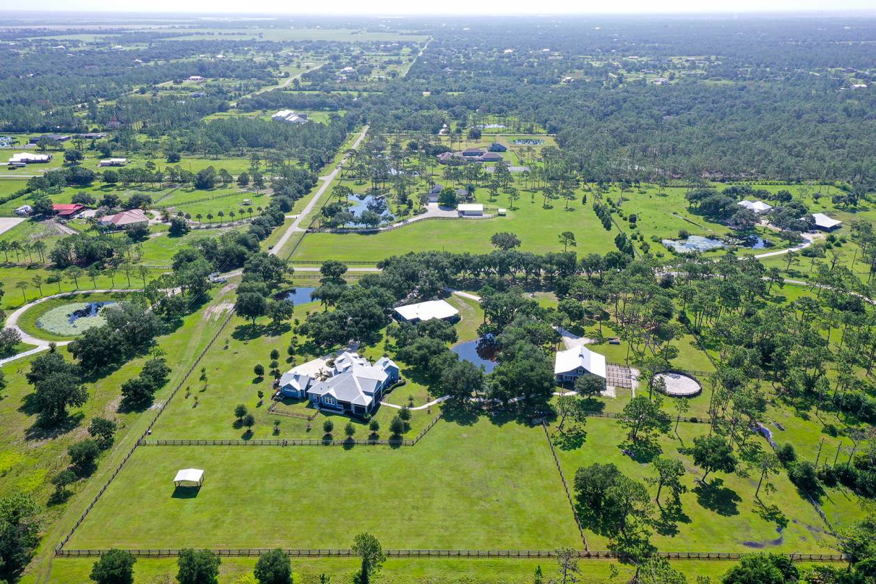 Horse Property for sale.