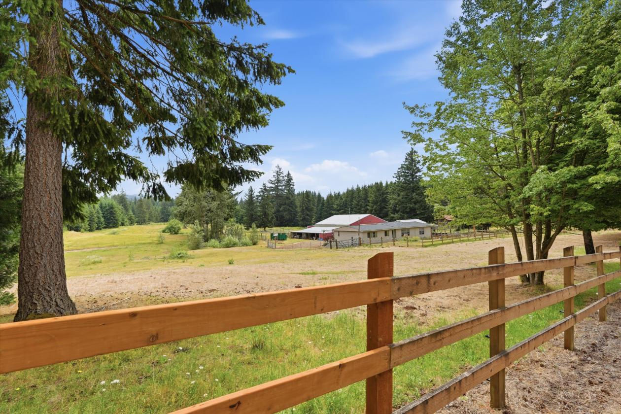 9.11 Acres with 8 Stall barn & Indoor Arena! - photo 1