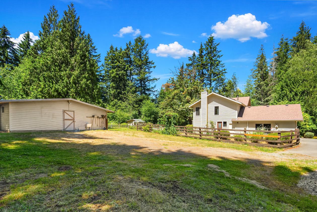 Home on Over 5 Acres with Barn, Shop and Pastures - photo 5
