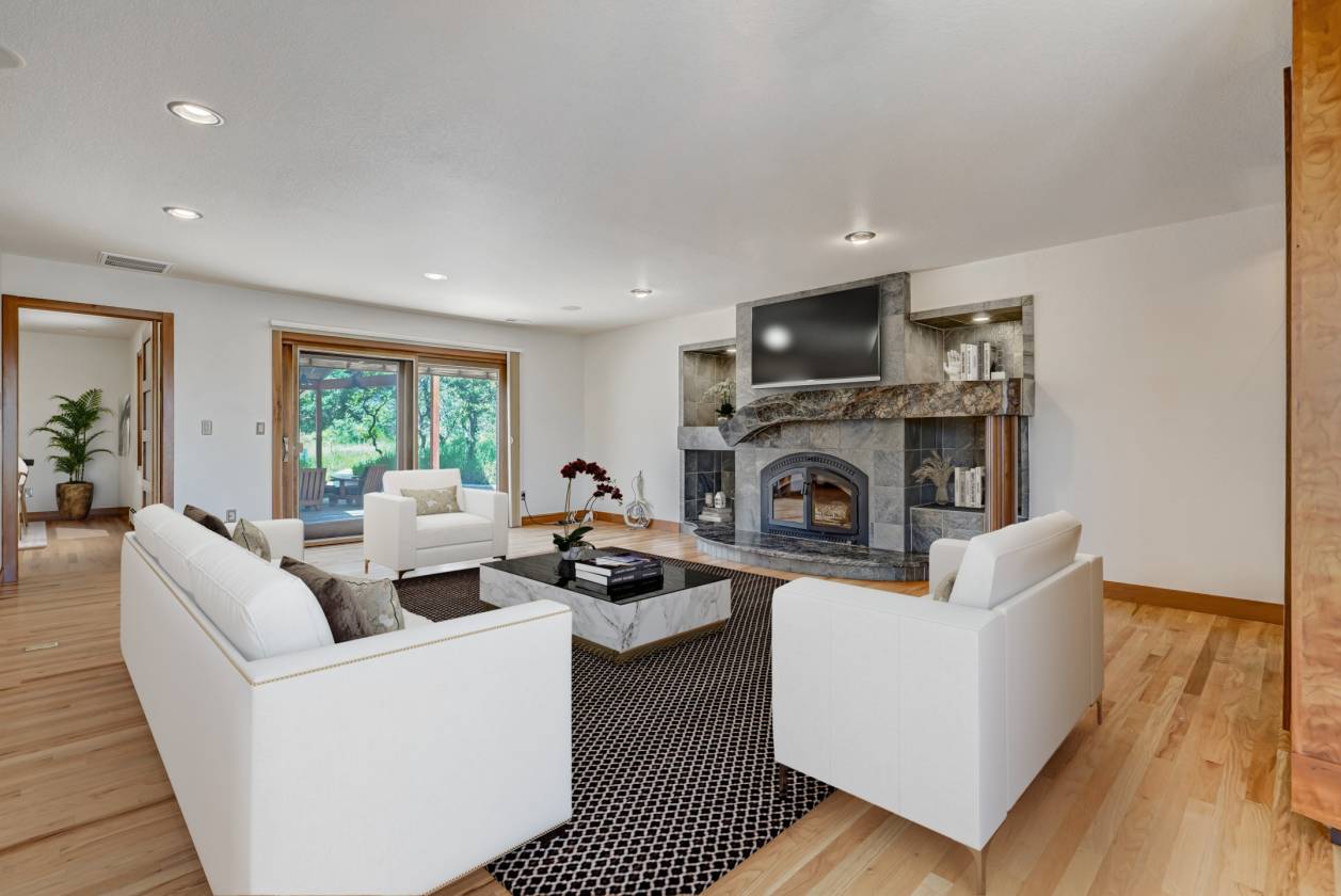 Equestrian Estate with Luxury Contemporary Home & Indoor Riding Arena - photo 6